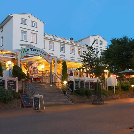 Meerblick 37: Seaside Balcony With Access * Goehren (Ruegen)